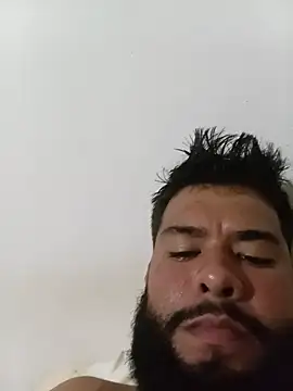 Snapshot of franck10E chatting on August 7, 3:52 am franck10E online show from August 7, 3:52 am