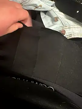 Snapshot of Hengst6969oo chatting on January 8, 2:41 pm Hengst6969oo online show from January 8, 2:41 pm