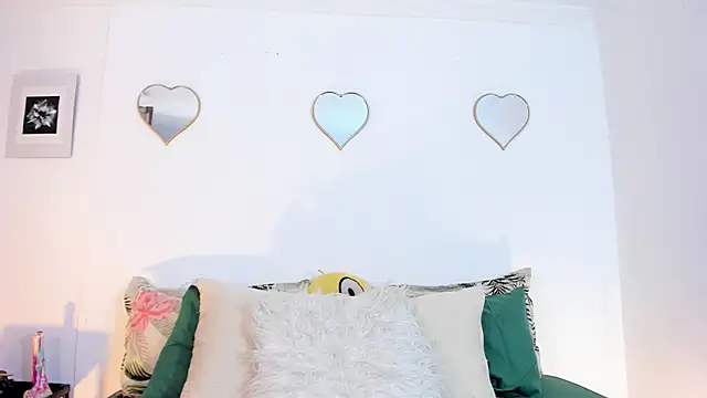 julialex  online show from February 24, 7:12 pm