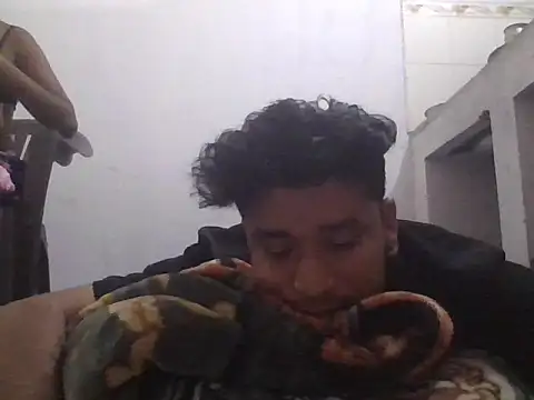 Snapshot of chocolate_girl_01 chatting on October 31, 10:27 am chocolate girl 01 online show from October 31, 10:27 am