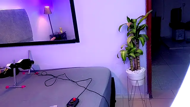 Snapshot of Flor_Gil chatting on November 12, 3:18 am Flor Gil online show from November 12, 3:18 am