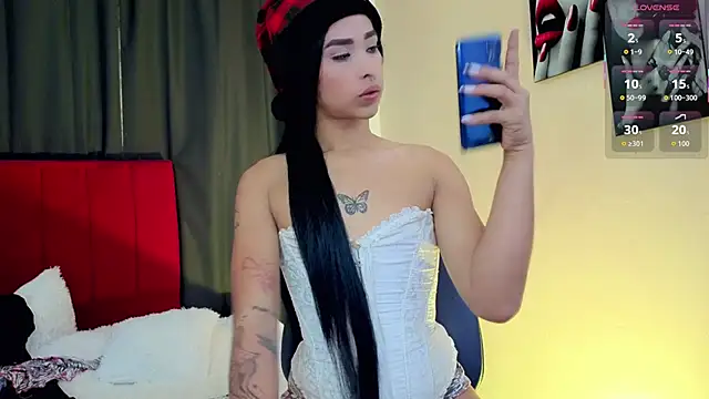 Snapshot of Flor_Gil chatting on December 15, 8:29 am Flor Gil online show from December 15, 8:29 am