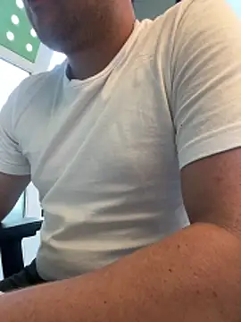 Snapshot of LeoBlaze13 chatting on January 5, 8:56 pm LeoBlaze13 online show from January 5, 8:56 pm