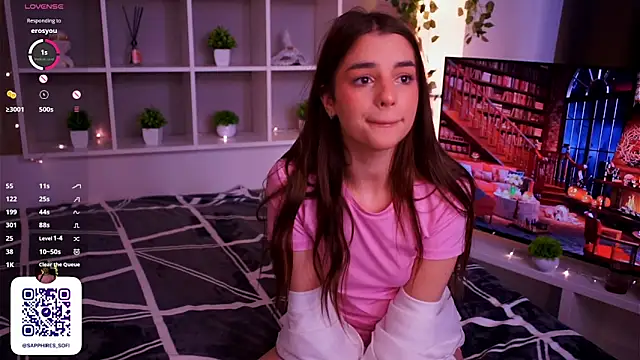 Snapshot of LauraHansil chatting on November 16, 7:14 am LauraHansil online show from November 16, 7:14 am