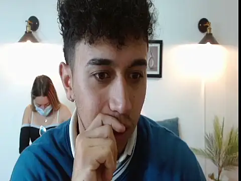 Snapshot of theo_grey chatting on December 3, 1:20 pm theo grey online show from December 3, 1:20 pm