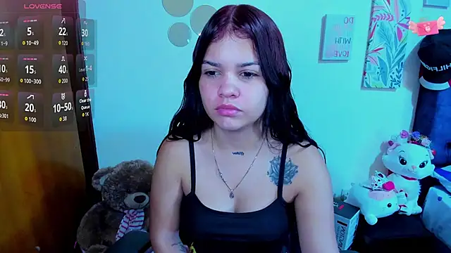 Snapshot of Emma_boo chatting on November 8, 1:55 pm Emma boo online show from November 8, 1:55 pm