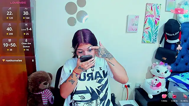 Snapshot of Emma_boo chatting on November 13, 3:55 pm Emma boo online show from November 13, 3:55 pm