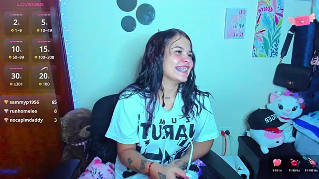 Snapshot of Emma_boo chatting on November 14, 4:22 am Emma boo online show from November 14, 4:22 am