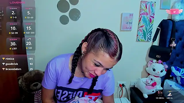 Snapshot of Emma_boo chatting on November 18, 3:12 am Emma boo online show from November 18, 3:12 am