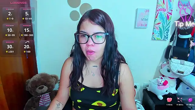 Snapshot of Emma_boo chatting on December 1, 3:50 pm Emma boo online show from December 1, 3:50 pm