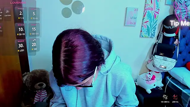 Snapshot of Emma_boo chatting on December 16, 2:55 pm Emma boo online show from December 16, 2:55 pm