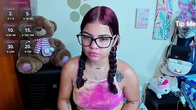 Snapshot of Emma_boo chatting on December 18, 3:40 pm Emma boo online show from December 18, 3:40 pm