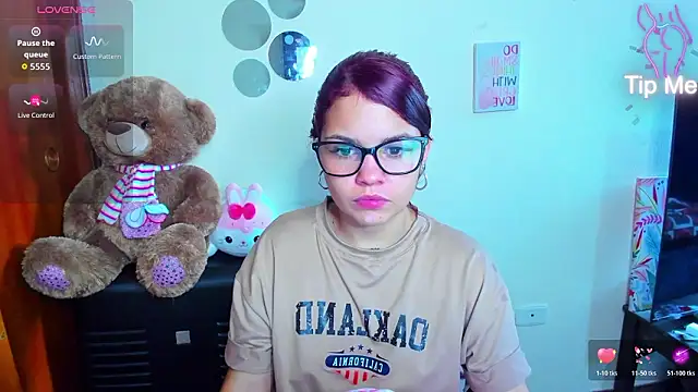 Emma boo online show from March 27, 4:18 pm