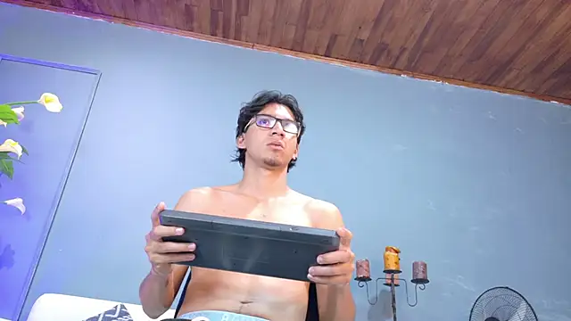 Snapshot of kane_del_toro chatting on October 30, 1:12 pm kane del toro online show from October 30, 1:12 pm