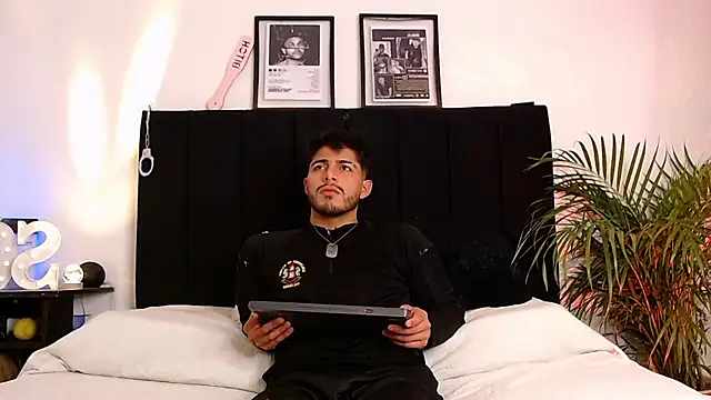 Snapshot of jaiden_thoner chatting on November 26, 6:03 am jaiden thoner online show from November 26, 6:03 am