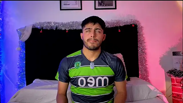 Snapshot of jaiden_thoner chatting on January 6, 10:19 am jaiden thoner online show from January 6, 10:19 am