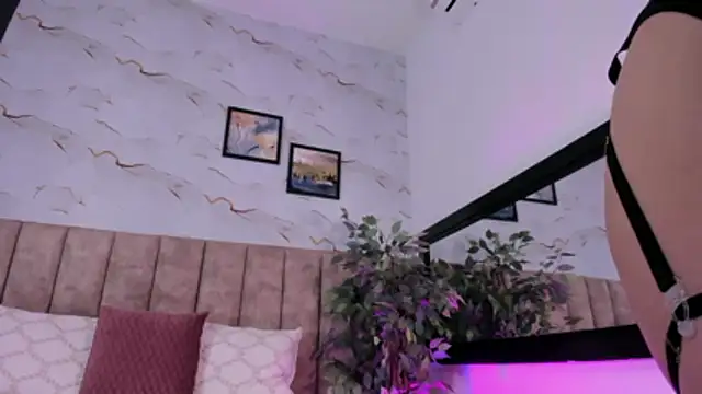Ivy Spicy online show from May 28, 8:39 pm