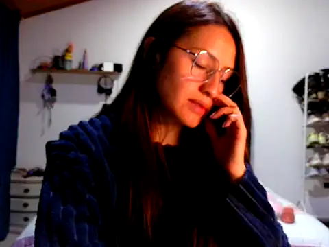 Snapshot of KendallTwisTx chatting on November 29, 4:04 am KendallTwisTx online show from November 29, 4:04 am