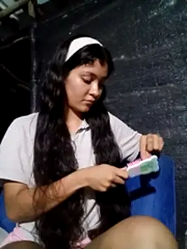 Snapshot of Soymaia chatting on December 3, 1:02 am Soymaia online show from December 3, 1:02 am