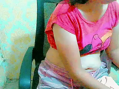 Snapshot of nhicole4u chatting on October 31, 12:50 pm nhicole4u online show from October 31, 12:50 pm