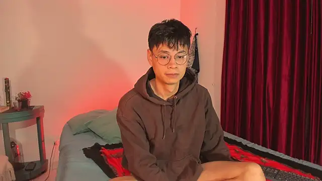 Snapshot of estmonnn chatting on November 3, 2:35 am estmonnn online show from November 3, 2:35 am