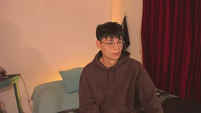 Snapshot of estmonnn chatting on November 6, 11:59 pm estmonnn online show from November 6, 11:59 pm