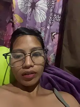 Snapshot of hottiebabe23 chatting on November 15, 4:43 am hottiebabe23 online show from November 15, 4:43 am