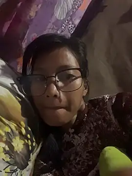 Snapshot of hottiebabe23 chatting on November 15, 8:49 pm hottiebabe23 online show from November 15, 8:49 pm