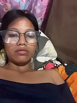 Snapshot of hottiebabe23 chatting on November 17, 1:22 am hottiebabe23 online show from November 17, 1:22 am