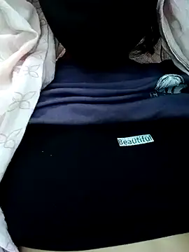 Quenn-Jiya752 online show from November 13, 11:20 am