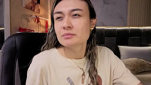 Im-Lola online show from November 29, 11:19 pm