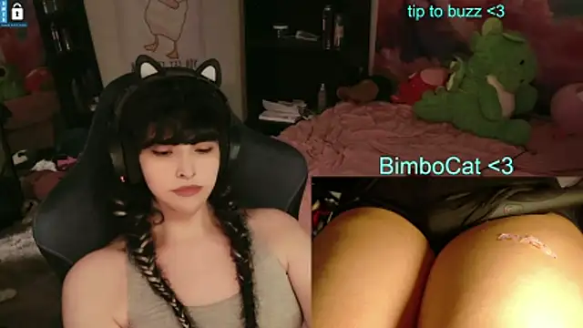 Snapshot of BimboCat chatting on May 17, 11:12 pm BimboCat online show from May 17, 11:12 pm