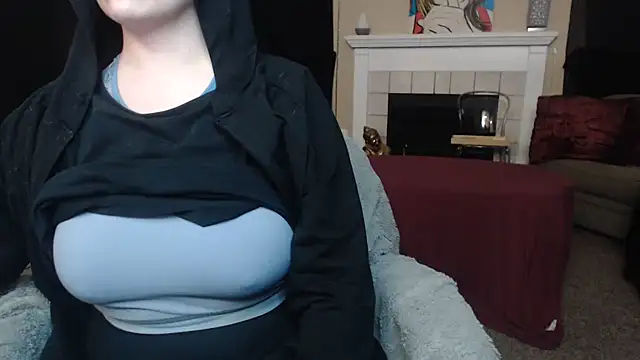 Snapshot of Skyl31 chatting on November 7, 5:18 am Skyl31 online show from November 7, 5:18 am