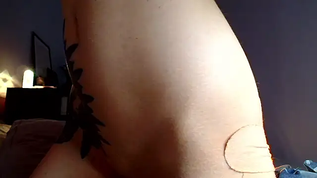 Snapshot of firstoffense chatting on January 11, 3:55 am firstoffense online show from January 11, 3:55 am