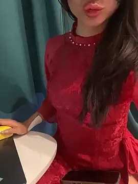 Snapshot of trinhvutrinh chatting on February 22, 10:36 am trinhvutrinh online show from February 22, 10:36 am