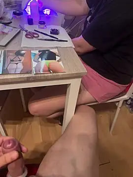 Snapshot of Teeny-Slut18 chatting on June 30, 6:31 pm Teeny-Slut18 online show from June 30, 6:31 pm