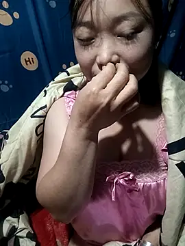 Snapshot of julybe chatting on November 18, 3:27 pm julybe online show from November 18, 3:27 pm