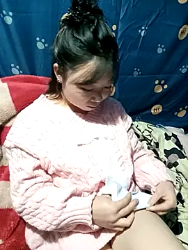 Snapshot of julybe chatting on November 22, 1:54 pm julybe online show from November 22, 1:54 pm