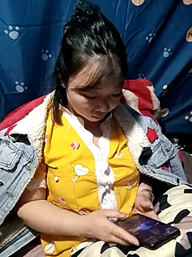 Snapshot of julybe chatting on November 26, 2:07 pm julybe online show from November 26, 2:07 pm