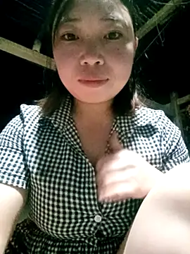 Snapshot of julybe chatting on November 27, 12:40 pm julybe online show from November 27, 12:40 pm