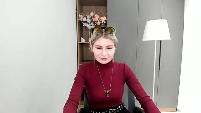 ShaunnaMachacek online show from November 1, 5:42 am