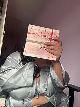 Snapshot of kennedylorel chatting on October 31, 8:15 am kennedylorel online show from October 31, 8:15 am