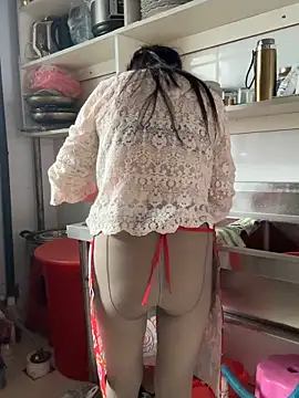 Snapshot of aniani11 chatting on February 1, 6:45 am aniani11 online show from February 1, 6:45 am