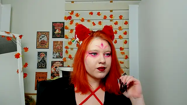 Snapshot of FoxPlayXX chatting on October 31, 7:48 pm FoxPlayXX online show from October 31, 7:48 pm