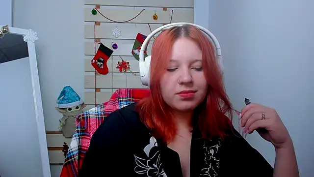 Snapshot of FoxPlayXX chatting on December 14, 7:40 pm FoxPlayXX online show from December 14, 7:40 pm