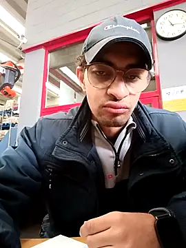 Snapshot of KaTorino chatting on October 31, 9:43 am KaTorino online show from October 31, 9:43 am