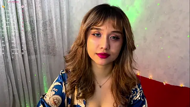 Snapshot of LovelyLara chatting on December 5, 6:26 pm LovelyLara online show from December 5, 6:26 pm