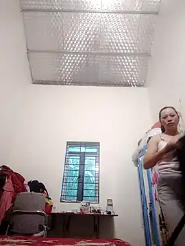 Snapshot of let-go chatting on November 2, 7:33 am let-go online show from November 2, 7:33 am