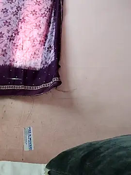 Snapshot of pujapujarrrr chatting on November 4, 8:35 am pujapujarrrr online show from November 4, 8:35 am