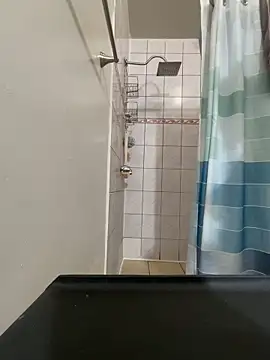 Snapshot of ezrah23 chatting on February 5, 7:07 pm ezrah23 online show from February 5, 7:07 pm